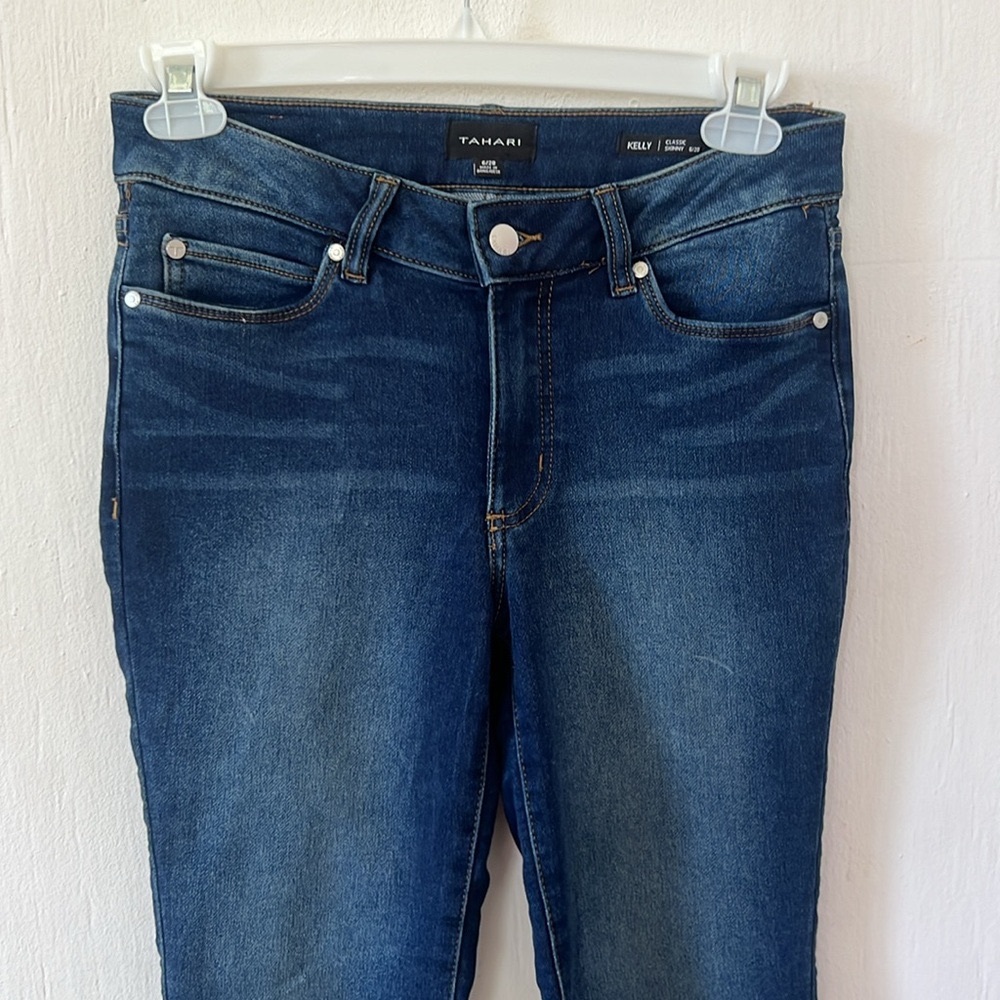 TAHARI Kelly Classics Skinny Jeans